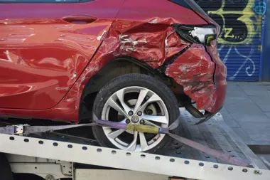Stłuczka na S7 pod Radomiem. Formalności i transport auta