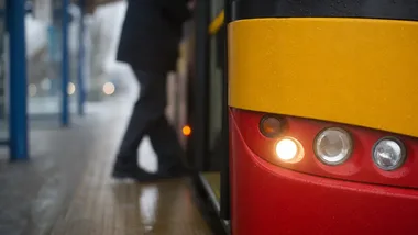 Przystanek przy katedrze znika z zatoki. Autobusy staną 100 metrów dalej
